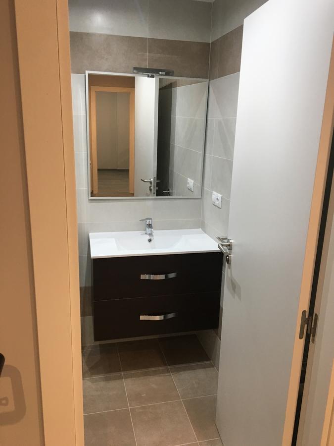 Dpcristal City Apartments Саррия Экстерьер фото